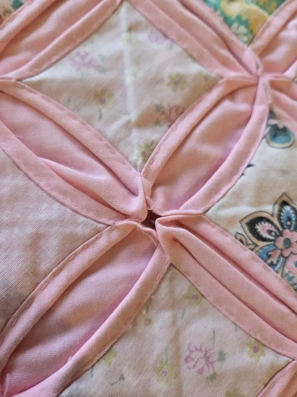 VTG Cannon Monticello Pink Quilted Twin Bedspread Cathedral Window Cottagecore